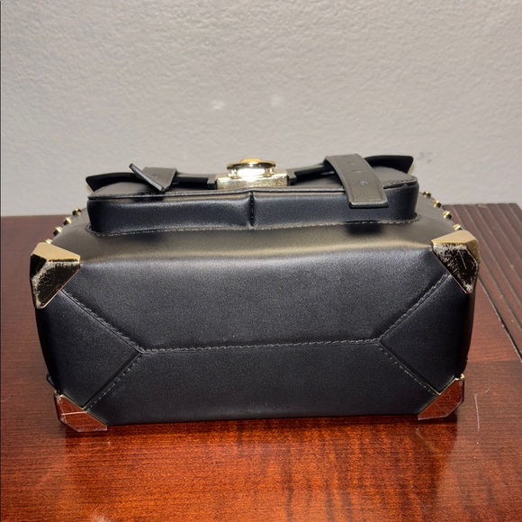 MK Manhattan Medium leather satchel - Picture 6 of 12